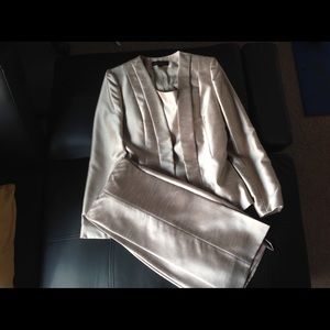 Women's Pants Suit